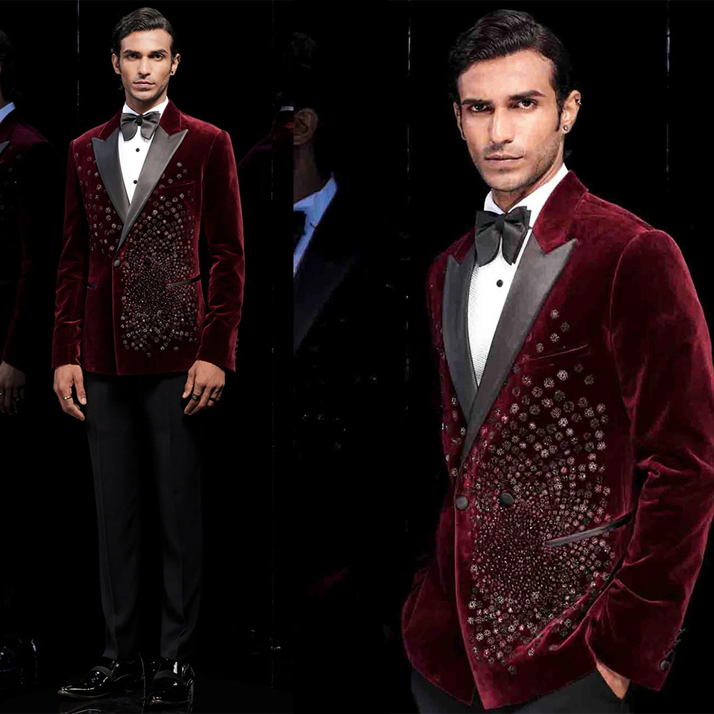 Men Formal Wear Modern - メンズ向け新作デザイナーズウェディングスーツ、2ピースブレザー、ピークドラペルパンツ、ベロア生地、2つボタン、ビーズ刺繍、フォーマルなイブニングパーティーウェア、カスタムメイド