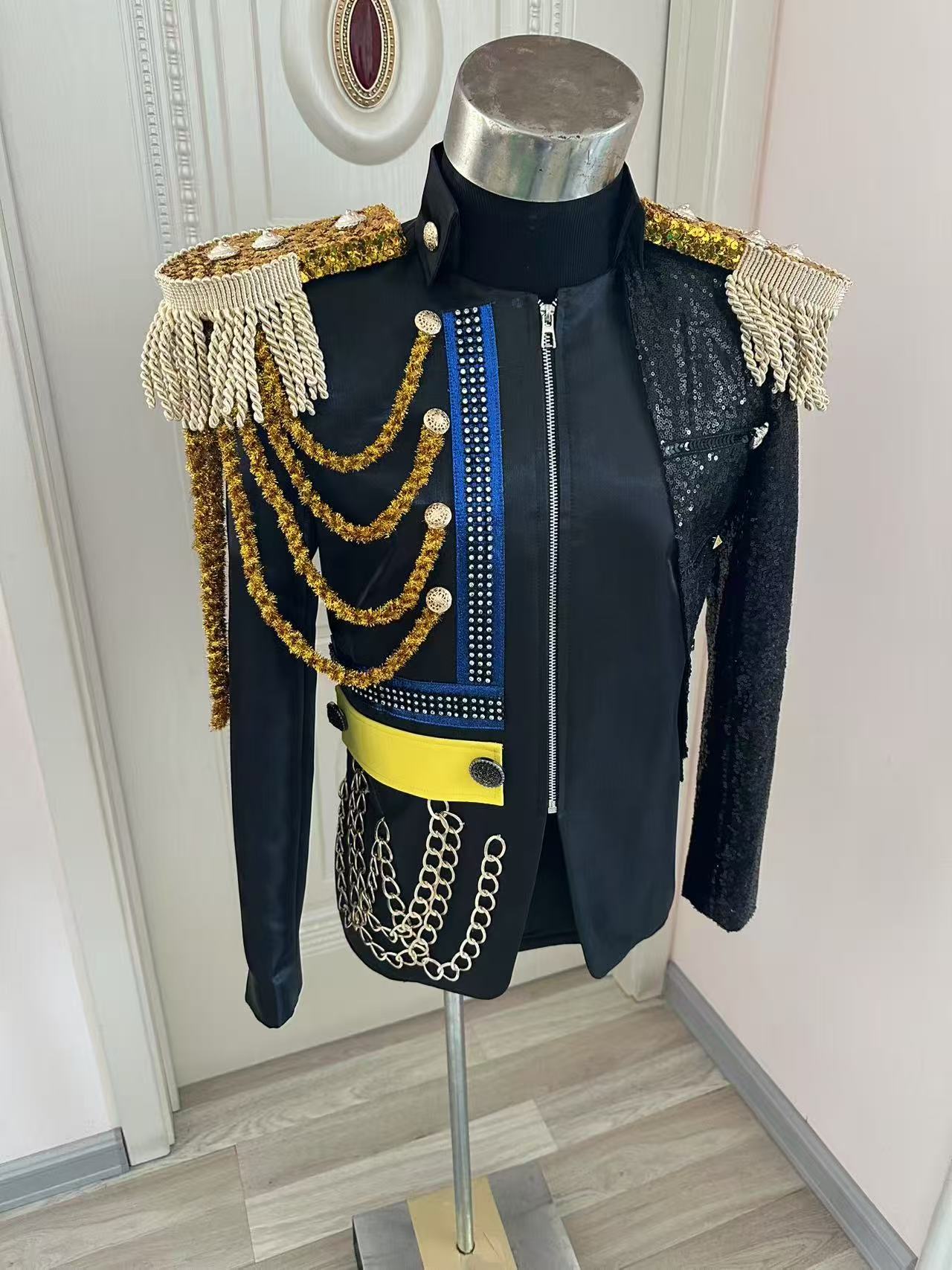 新しい男性タッセルロイヤルジャケットウェディングパーティー宴 - Men'S Formal Wear For A Wedding のレビューと価格