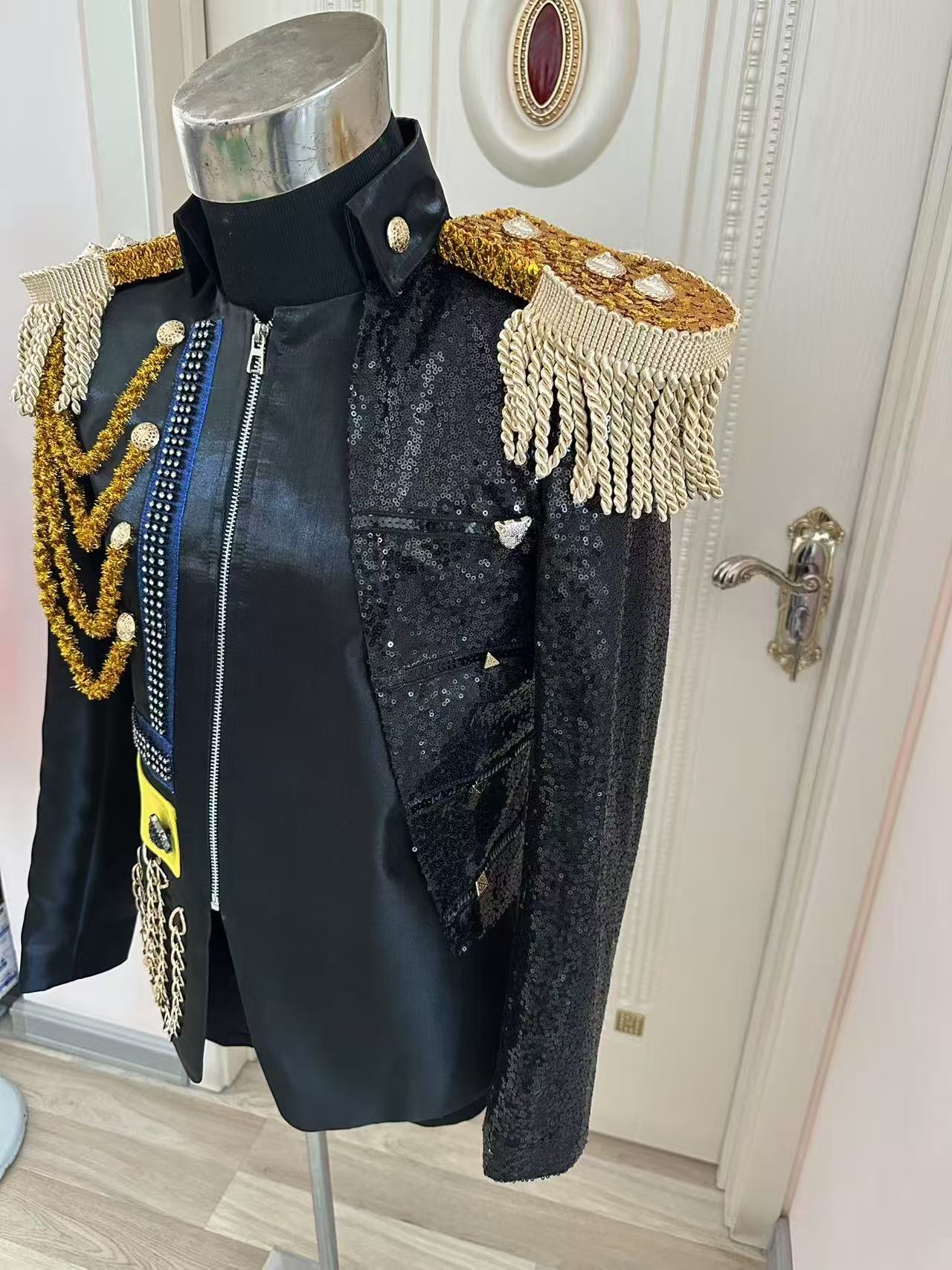 新しい男性タッセルロイヤルジャケットウェディングパーティー宴 - Men'S Formal Wear For A Wedding のレビューと価格