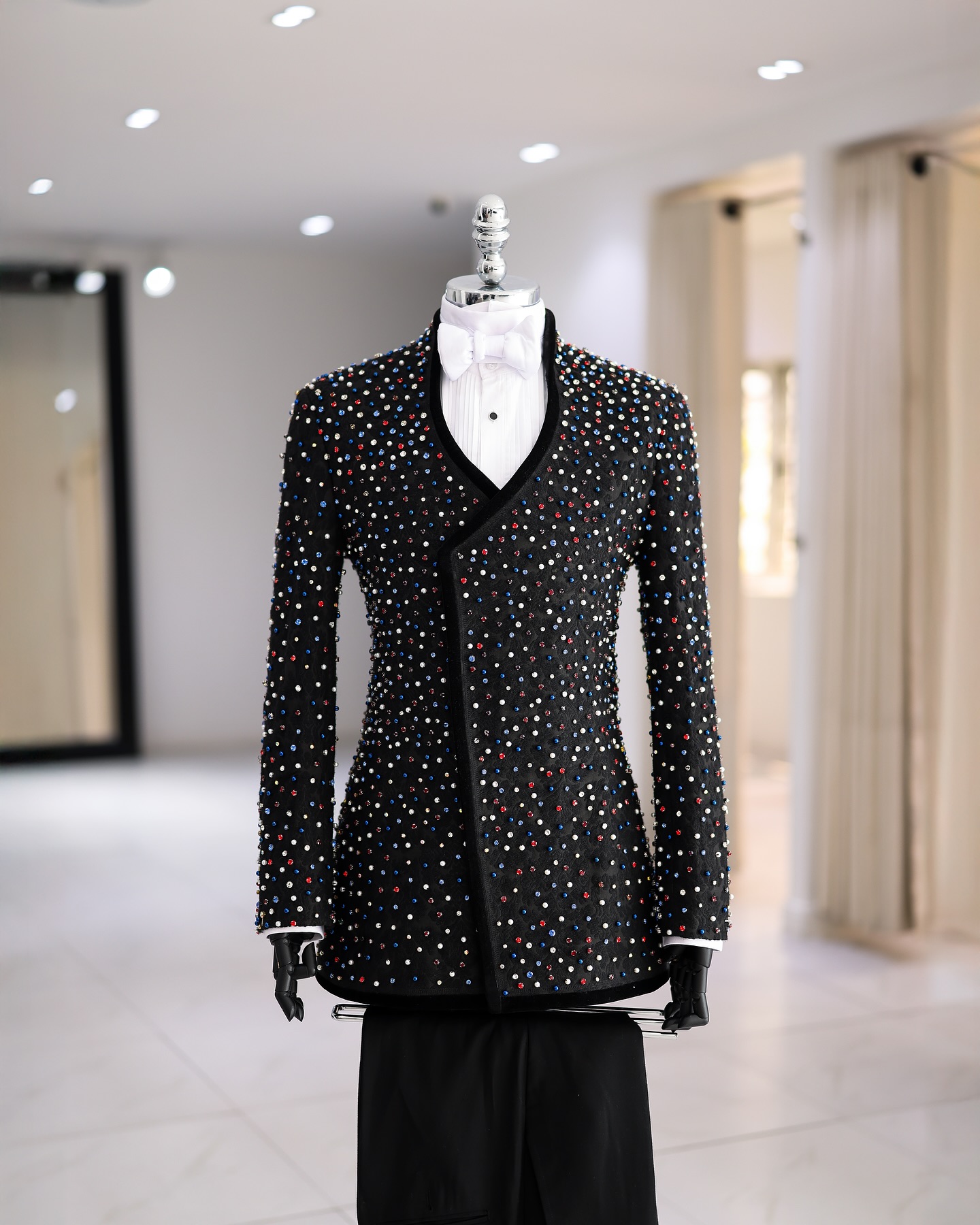 カラフルなクリスタルメンズスーツセット 2ピース ブレザー+ - Men Formal Wear Modern のレビューと価格