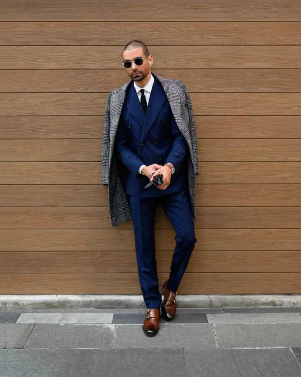 モダンなグリッドウール混紡メンズオーバーコート1枚ダブルブレ - Men Formal Wear Modern のレビューと価格